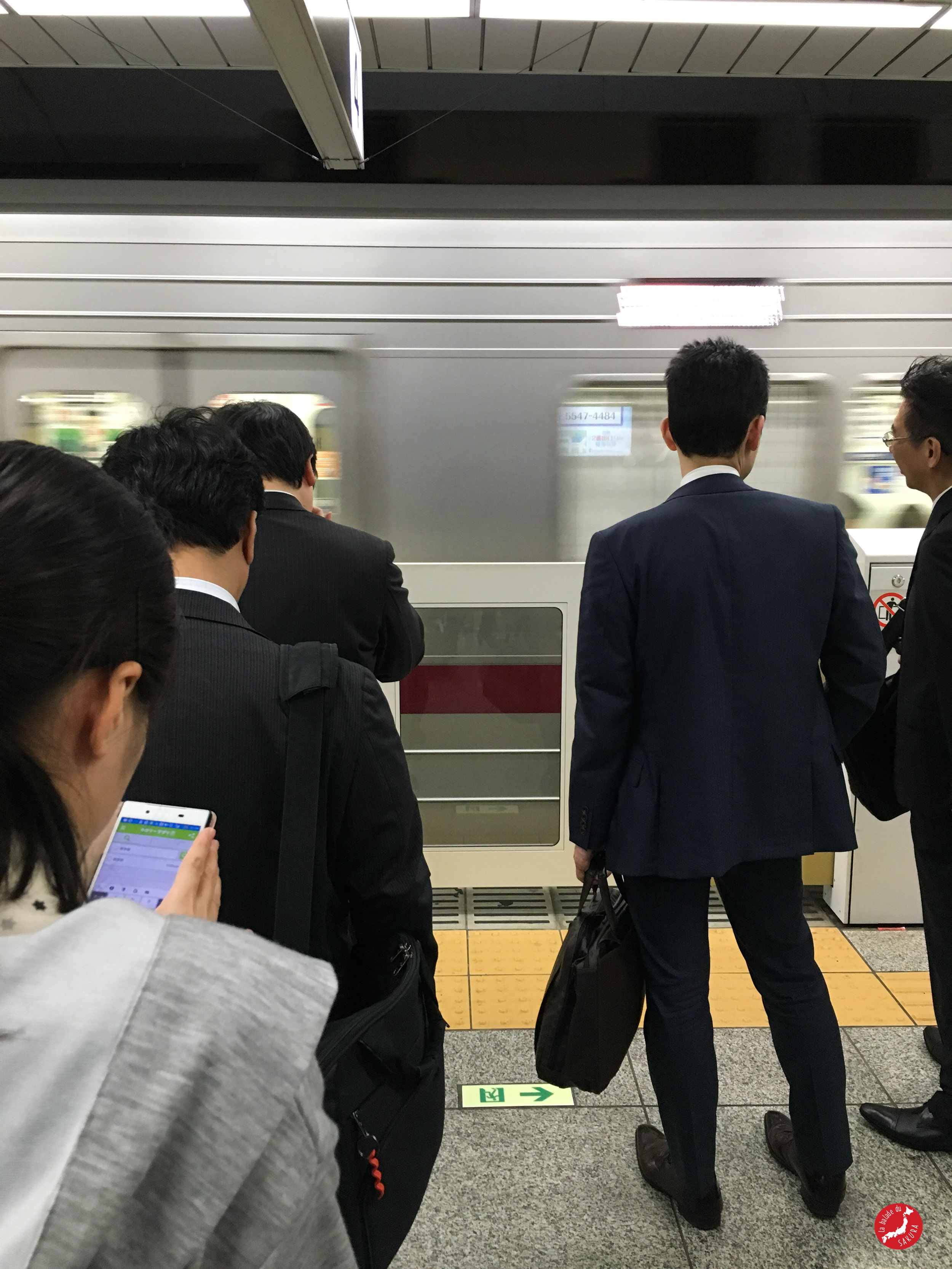 japaninamug  metro tokyo  subway